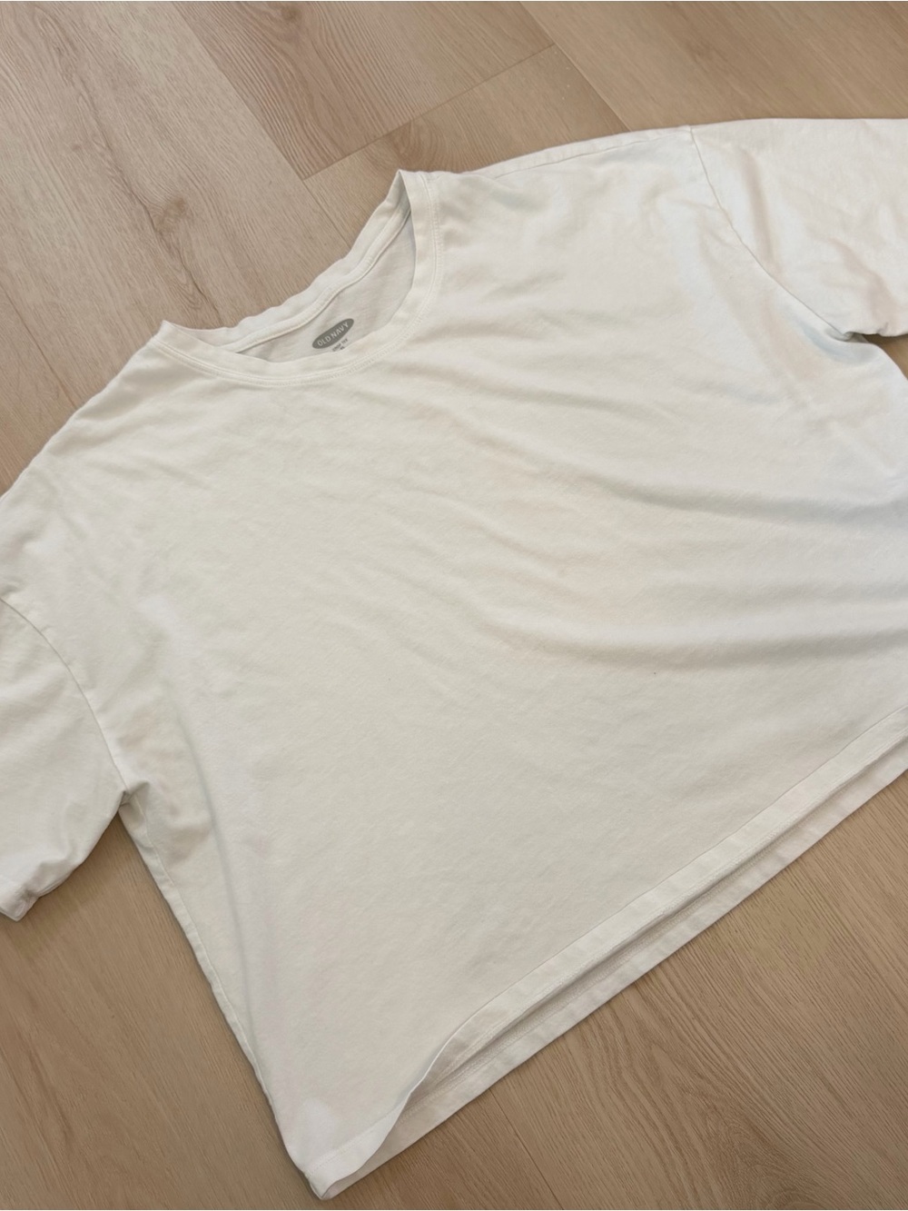 Old Navy oversized cropped white tee ✨